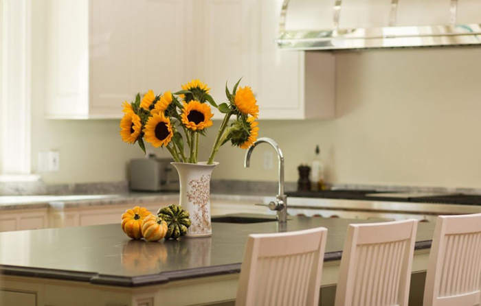 高溫可以加速水分蒸發(fā)，那大夏天的為什么還是會潮濕